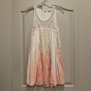 Altar’d State dress/top ombre color and lace